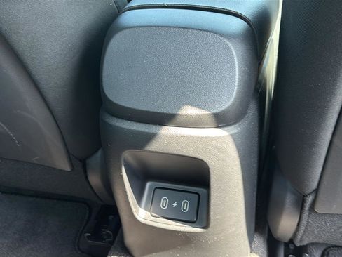 Certified 2025 Hyundai Elantra SE image 42