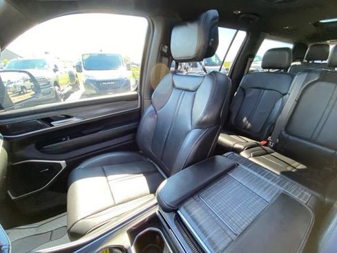 Used 2024 Jeep Wagoneer Series II w/ Premium Group I AWD/4WD image 14