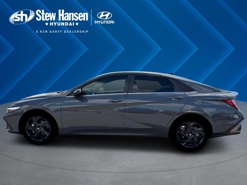 New 2026 Hyundai Elantra SEL Sport Premium image 3