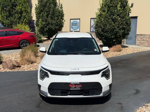 Used 2023 Kia Niro Wind w/ Wind Preserve Package FWD image 18