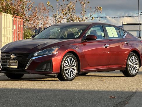 Certified 2023 Nissan Altima 2.5 SV image 8