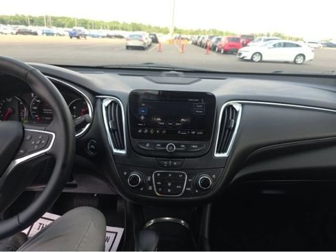 Used 2023 Chevrolet Malibu LT FWD image 7