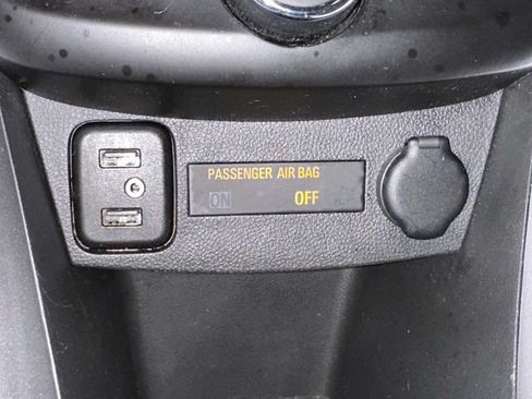 Used 2021 Chevrolet Trax LT AWD/4WD image 25