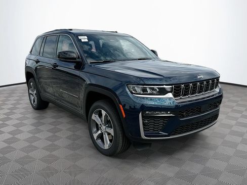 New 2026 Jeep Grand Cherokee Limited w/ Luxury Tech Group II AWD/4WD image 2