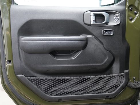 Used 2022 Jeep Wrangler Unlimited Willys image 16