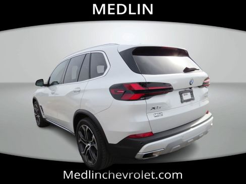 Used 2024 BMW X5 xDrive40i w/ Premium Package image 5