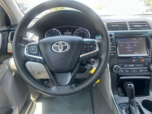 Used 2016 Toyota Camry XLE FWD image 14