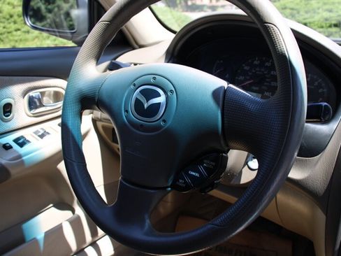 Used 2003 MAZDA Protege FWD image 16