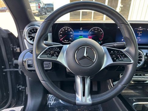 Used 2025 Mercedes-Benz CLA 250 4MATIC image 16