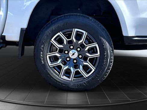 Used 2023 Chevrolet Colorado LT w/ LT Convenience Package III AWD/4WD image 36