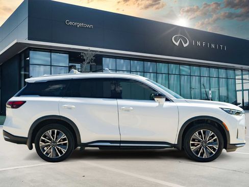 Certified 2026 INFINITI QX60 Luxe w/ Cargo Package FWD image 4