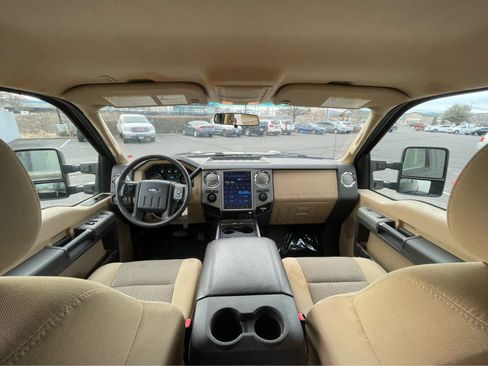 Used 2015 Ford F350 XLT w/ Camper Package image 13