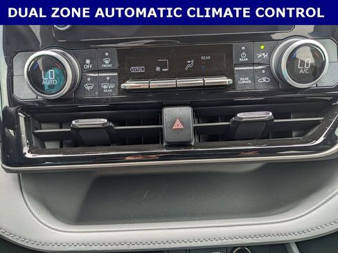 Used 2023 Toyota Highlander L image 15