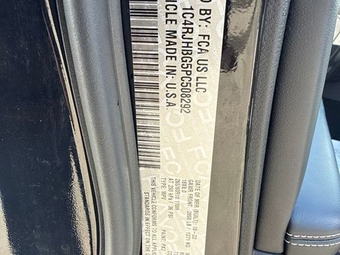 Used 2023 Jeep Grand Cherokee Limited AWD/4WD image 52