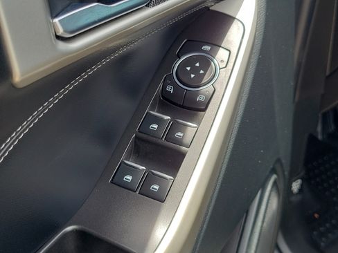 Used 2023 Ford Explorer XLT RWD image 17