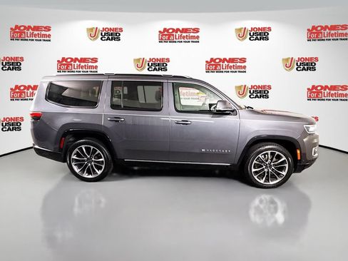 Used 2022 Jeep Wagoneer Series III w/ Premium Group I AWD/4WD image 20