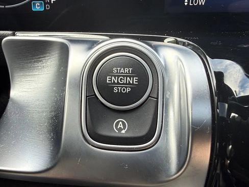 Used 2026 Mercedes-Benz GLB 250 4MATIC image 24