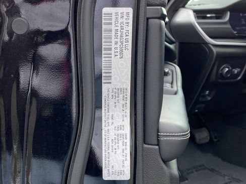 Used 2023 Jeep Grand Cherokee Altitude image 34