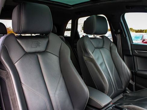 Used 2020 Audi Q3 2.0T Premium Plus w/ Premium Plus Package image 40