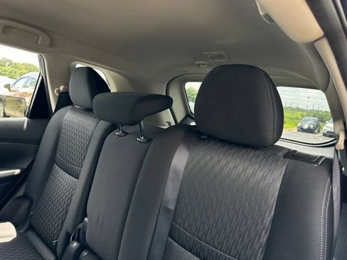 Used 2020 Nissan Rogue SV w/ Premium Package FWD image 17