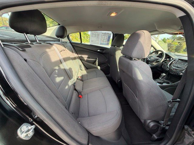 Used 2018 Chevrolet Cruze LT w/ Convenience Package FWD image 33