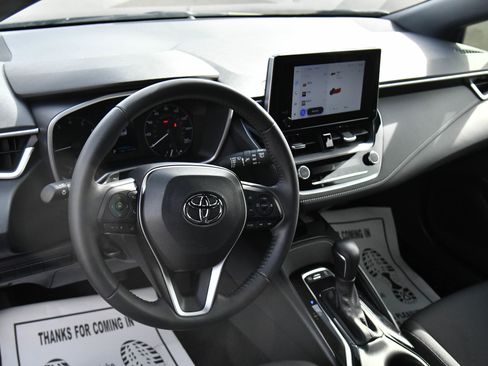 Used 2024 Toyota Corolla SE w/ SE Package image 16