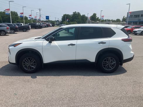 Used 2025 Nissan Rogue S FWD image 4