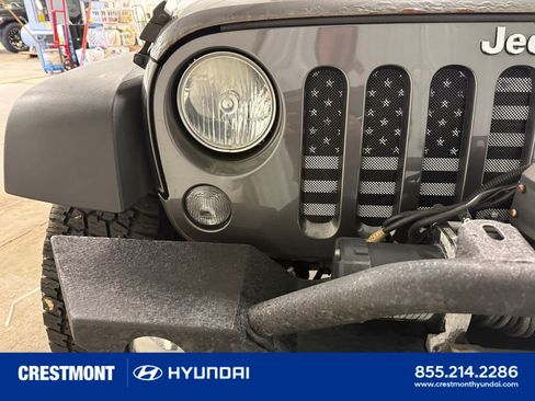 Used 2014 Jeep Wrangler Unlimited Rubicon w/ Max Tow Package AWD/4WD image 5