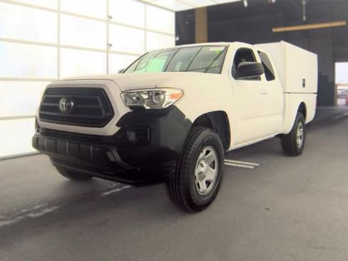 Used 2021 Toyota Tacoma SR RWD image 5