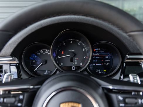 New 2026 Porsche Macan AWD/4WD image 27