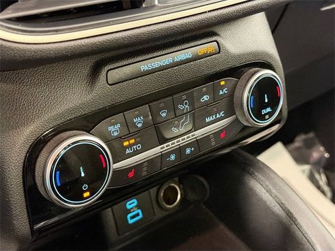 Used 2022 Ford Escape SE image 15