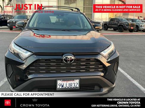 Used 2025 Toyota RAV4 XLE w/ Convenience Package FWD image 2