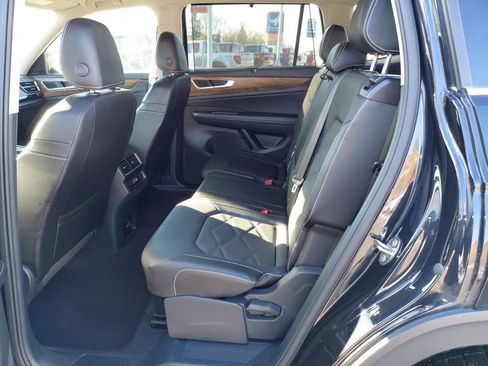 Used 2025 Volkswagen Atlas SE image 14