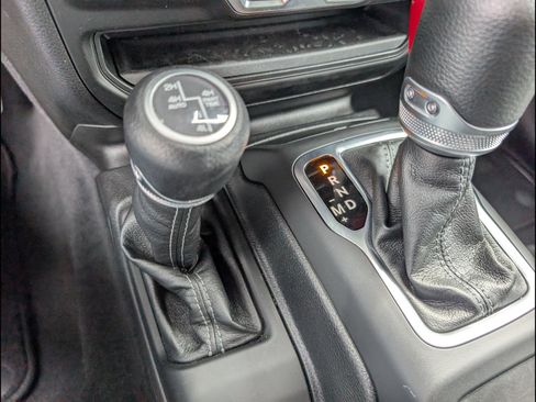 Used 2025 Jeep Wrangler Sahara 4xe image 17