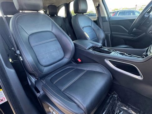 Used 2020 Jaguar F-PACE Prestige image 22