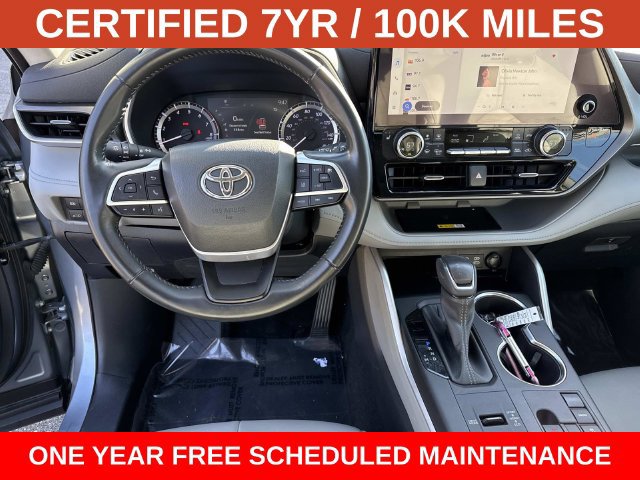 Used 2023 Toyota Highlander XLE FWD image 18