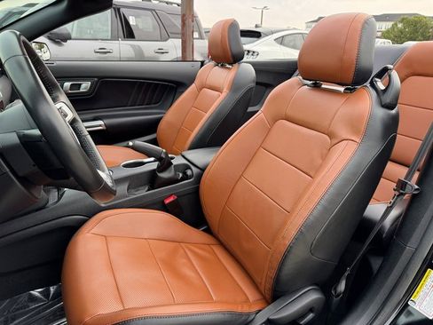 Used 2022 Ford Mustang Premium image 15