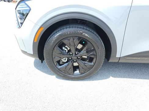 Used 2025 Kia Sportage X-Line w/ Premium Package AWD/4WD image 9