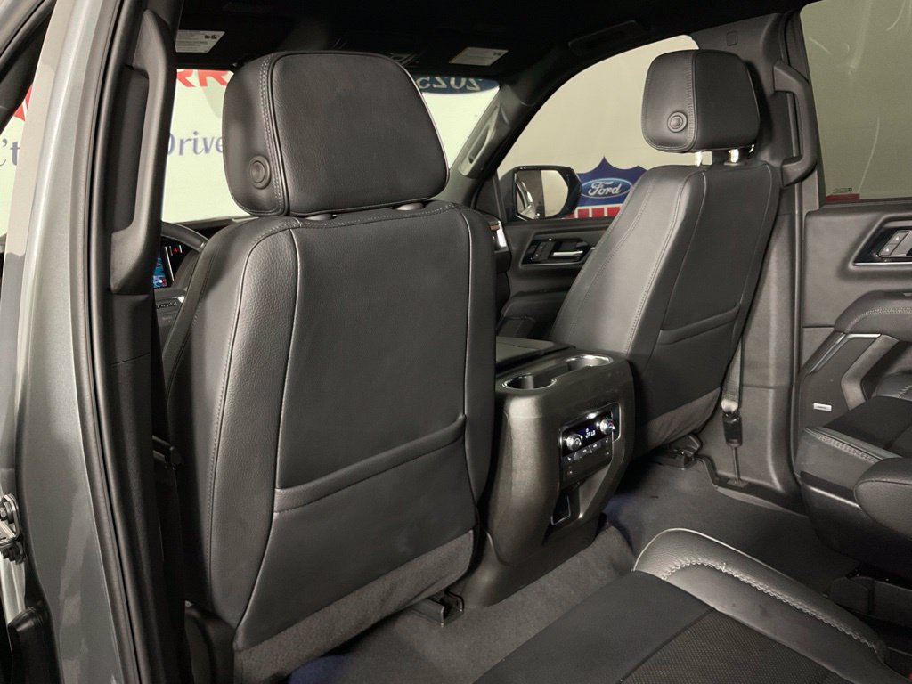 Used 2025 GMC Yukon Denali AWD/4WD image 15