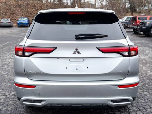 Used 2024 Mitsubishi Outlander SE image 8