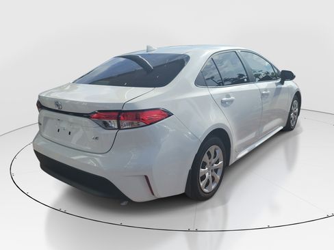 Used 2026 Toyota Corolla LE FWD image 6