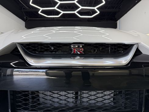 Used 2020 Nissan GT-R Premium AWD/4WD image 28