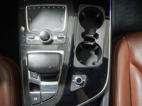 Used 2018 Audi Q7 3.0T Prestige w/ Prestige Package image 35