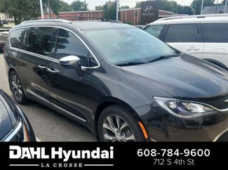 Used 2017 Chrysler Pacifica Limited w/ UConnect Theater Package FWD video 1