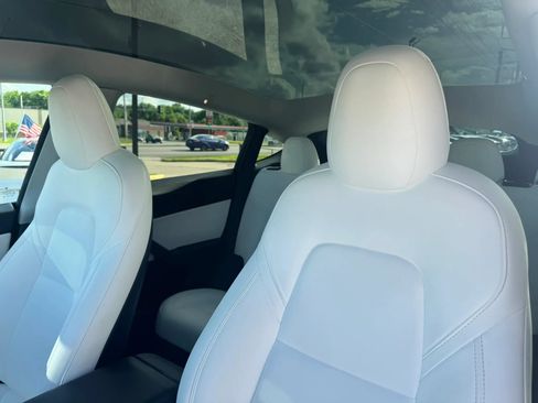 Used 2021 Tesla Model Y Long Range AWD/4WD image 14