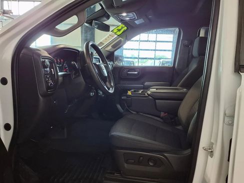 Used 2023 Chevrolet Silverado 1500 Custom AWD/4WD image 17