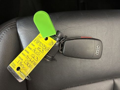 Used 2023 Audi Q3 2.0T Premium image 32