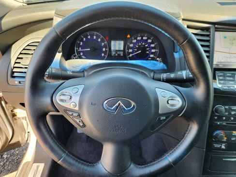 Used 2014 INFINITI QX70 AWD w/ Premium Package image 9