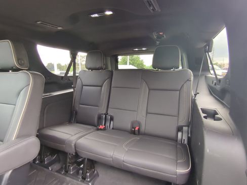 Used 2024 Chevrolet Suburban Premier w/ Premium Package AWD/4WD image 10