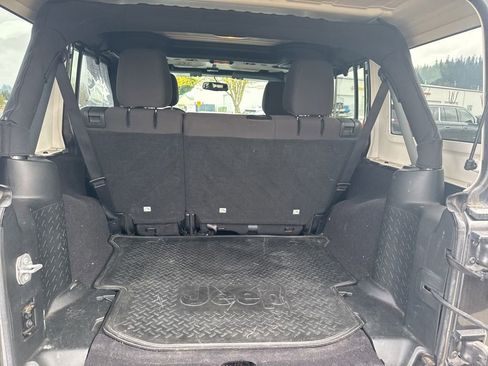 Used 2017 Jeep Wrangler Unlimited Sport w/ Quick Order Package 24S image 19